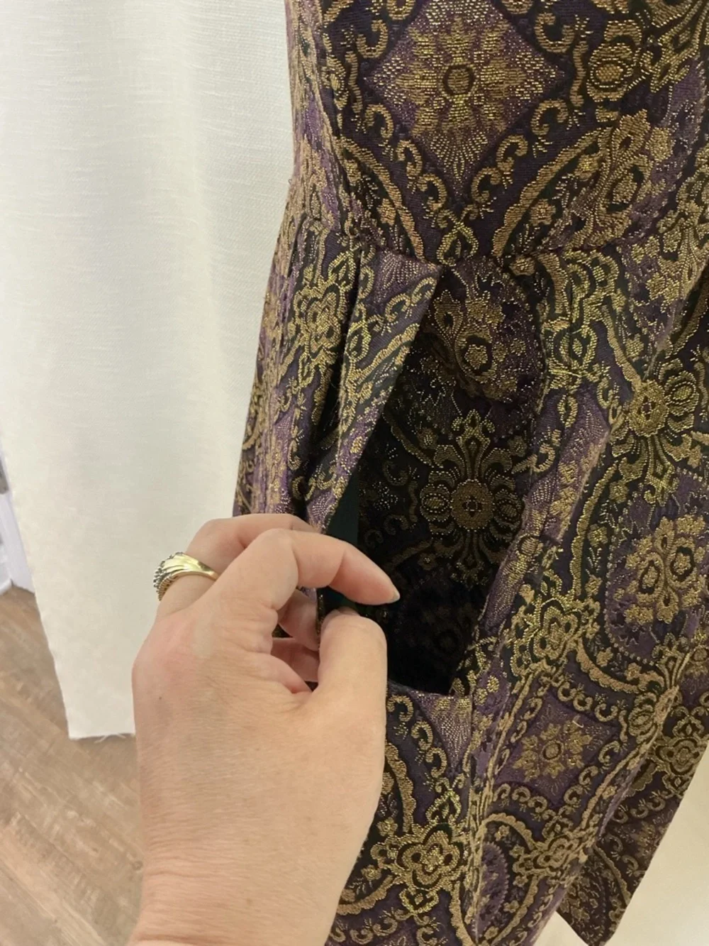 BB Dakota Brocade Fit & Flare Dress Size 4 Purple Gold Sleeveless Party A Line - Picture 3 of 9